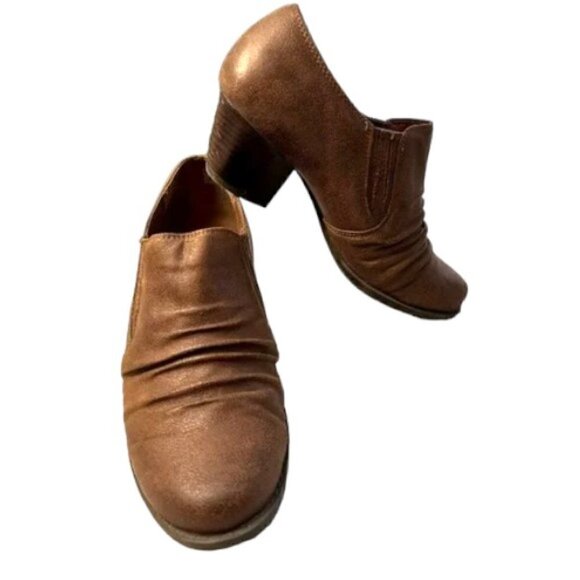 BareTraps Shoes - Baretraps Brown Ankle Boots Women’s Size 6M